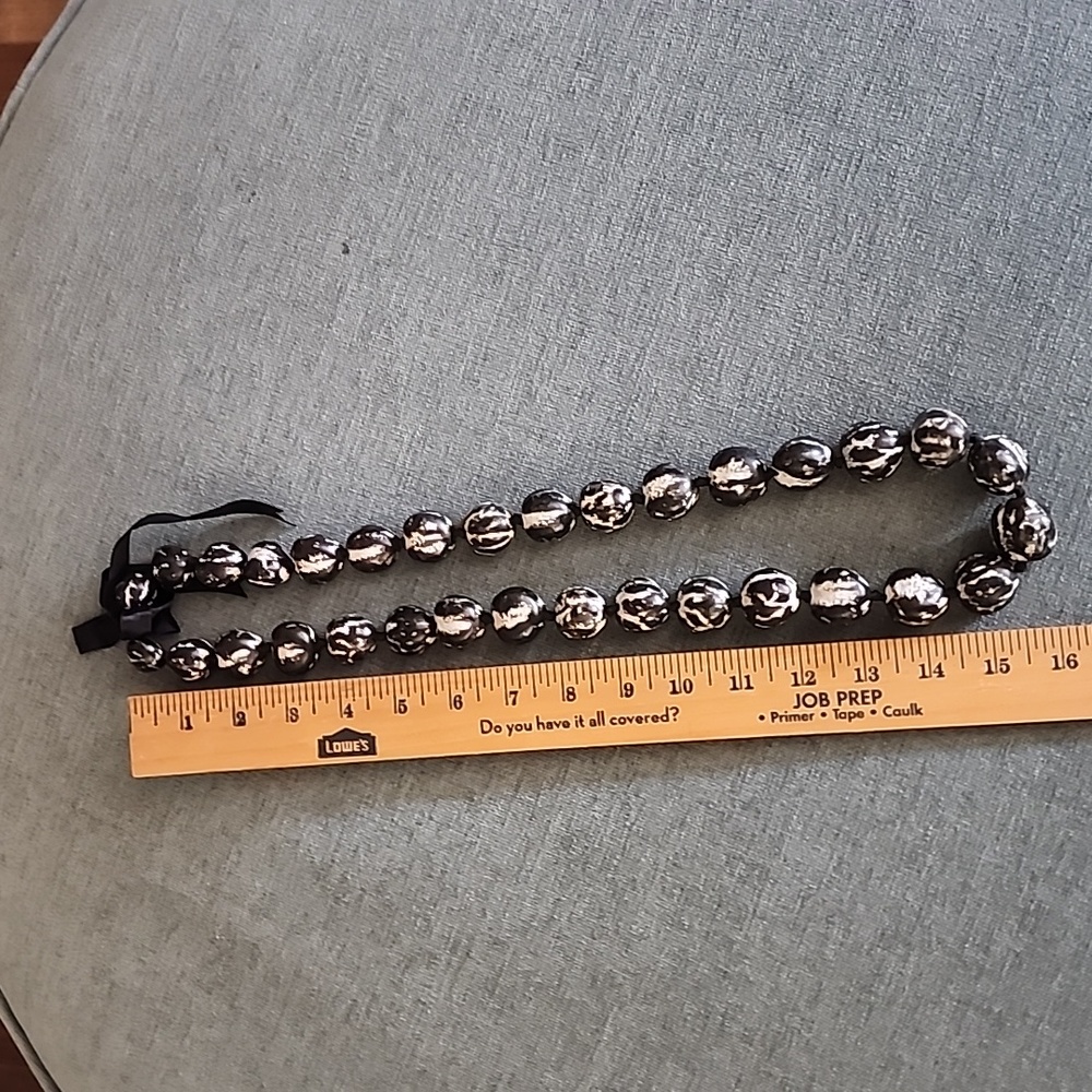 Kukui nut lei